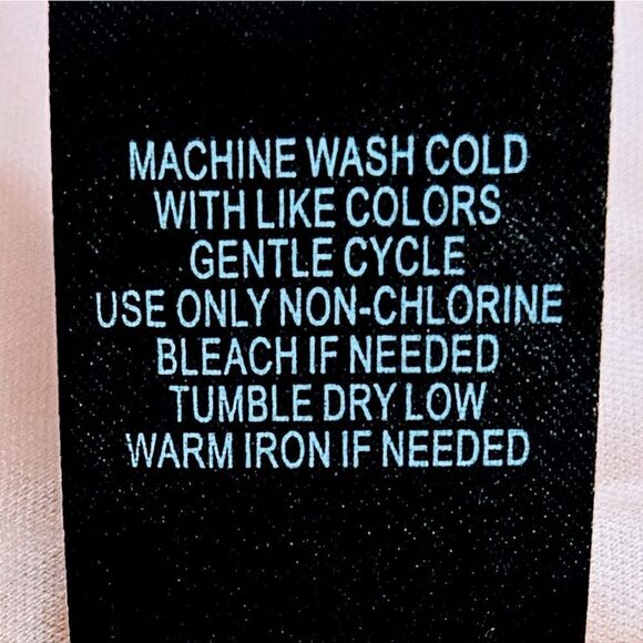 Torrid PlusโSize Babydoll Lace Crew Neck Sharkbite Hem Top 1X - Picture 12 of 16